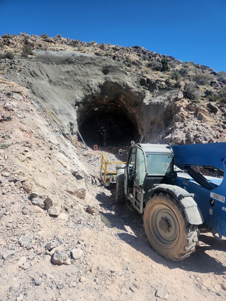 ARSMF（Ares Strategic Mining）分析：即将到来的政府合同与国内萤石生产催化剂