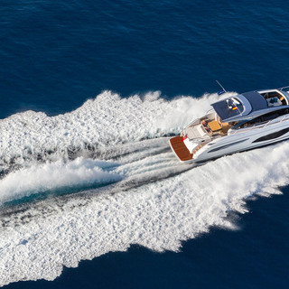 v65-exterior-white-hull-19.jpeg