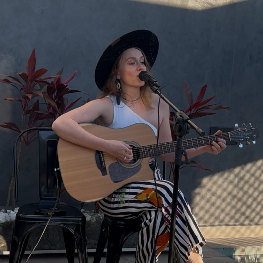 Madelyn Beaufils live at 