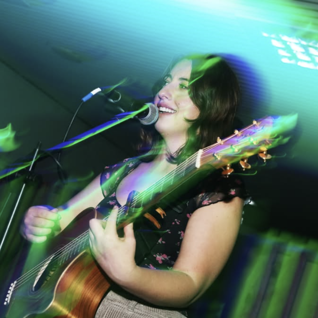 Cate Giurgis live at
