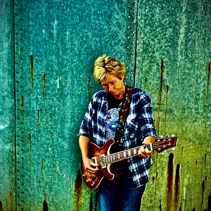 Bev Whittles live at