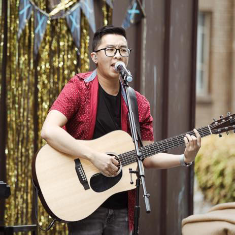 Van Nguyen live at