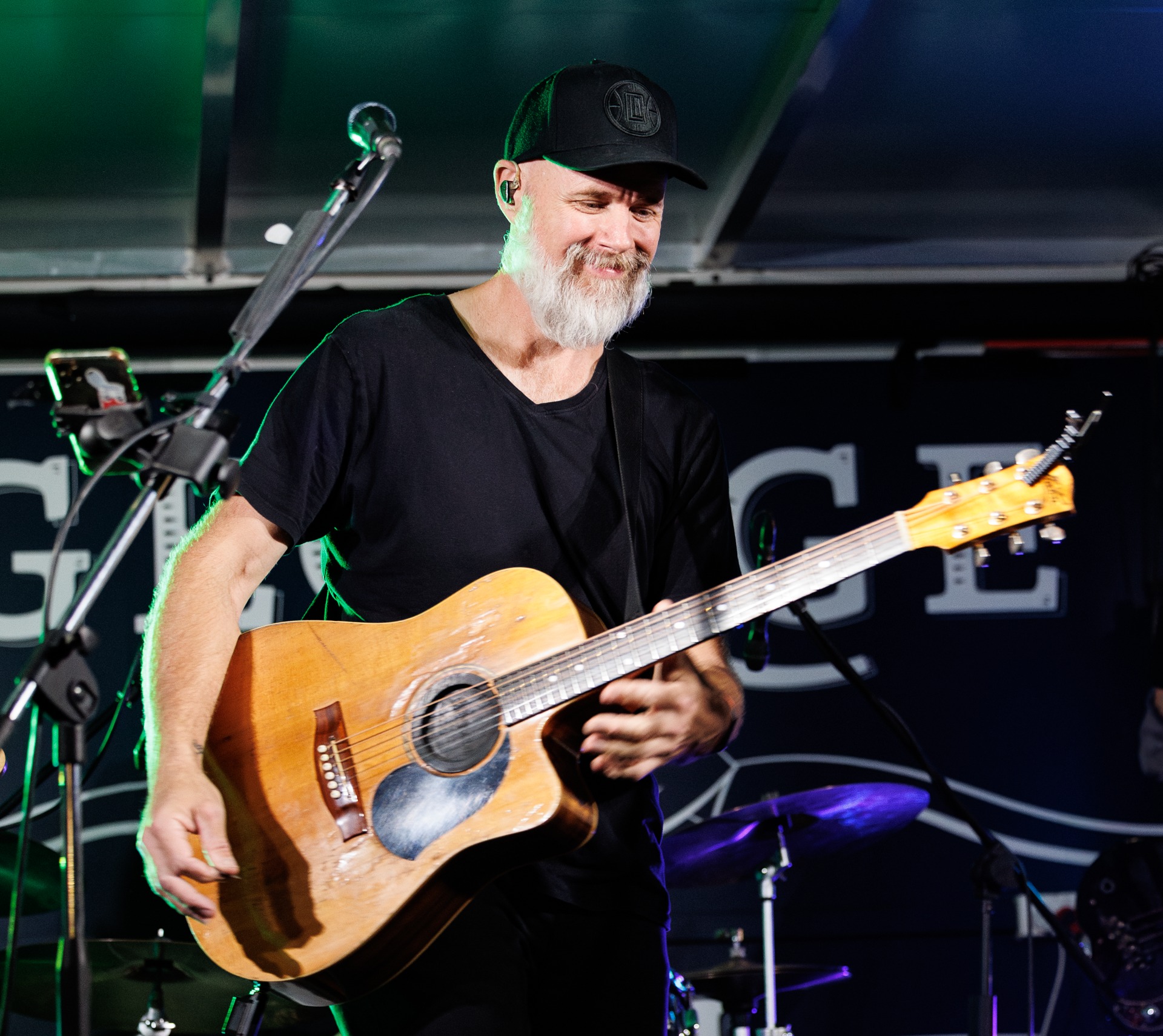 Glenn Esmond live at 