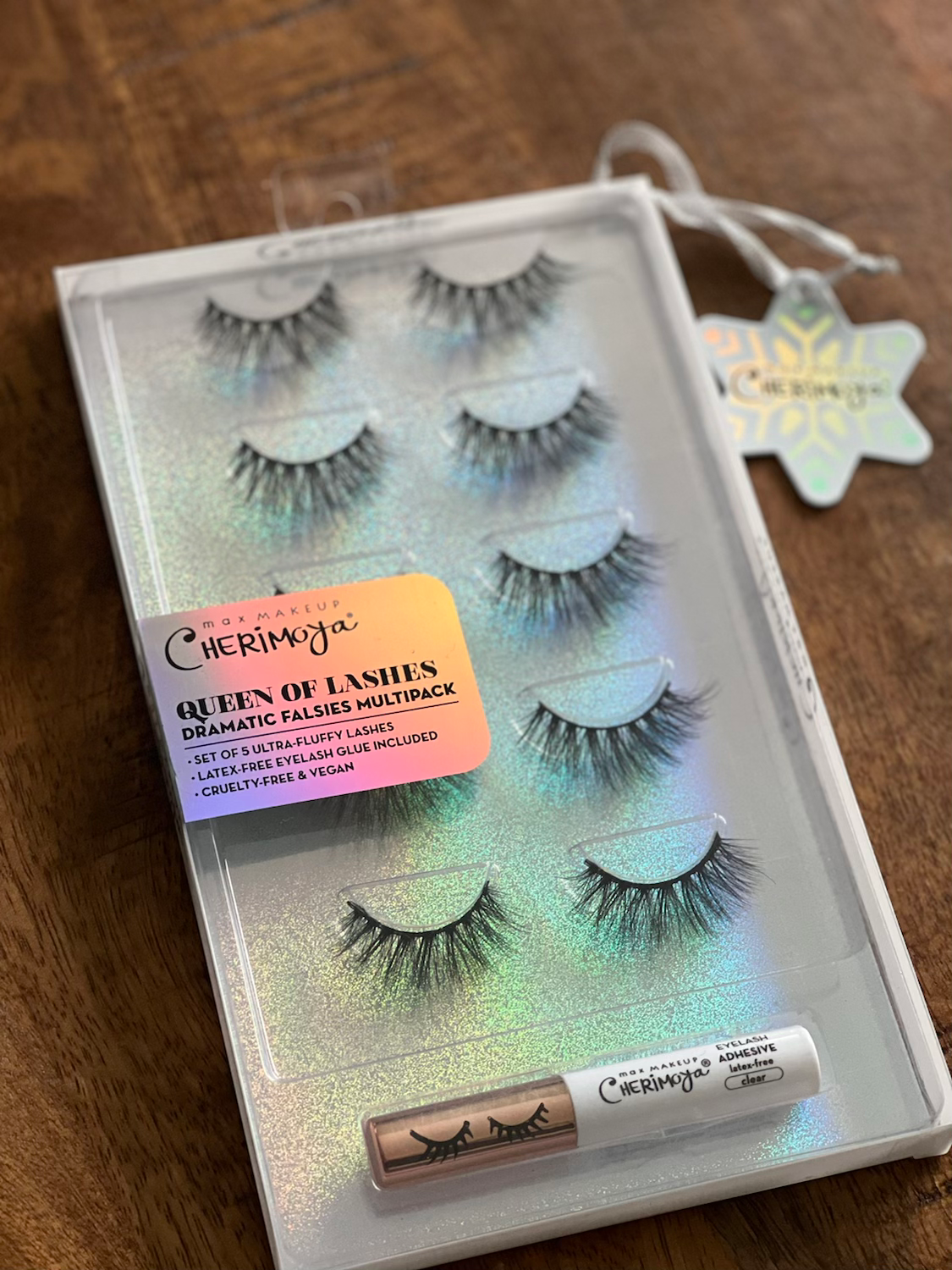 Dramatic falsies lashes & glue