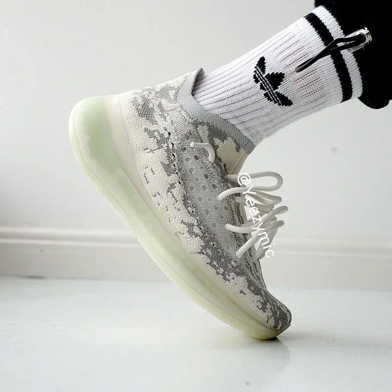 Thumbnail: yeezy380 alien