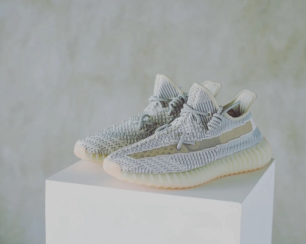 Thumbnail: yeezy350v2Lundmark no reflective