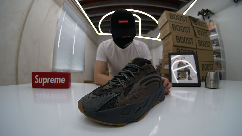 Thumbnail: Yeezy Boost 700 v2 Geode