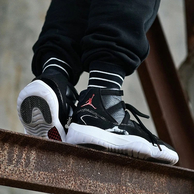 Thumbnail: aj11 black 72-10