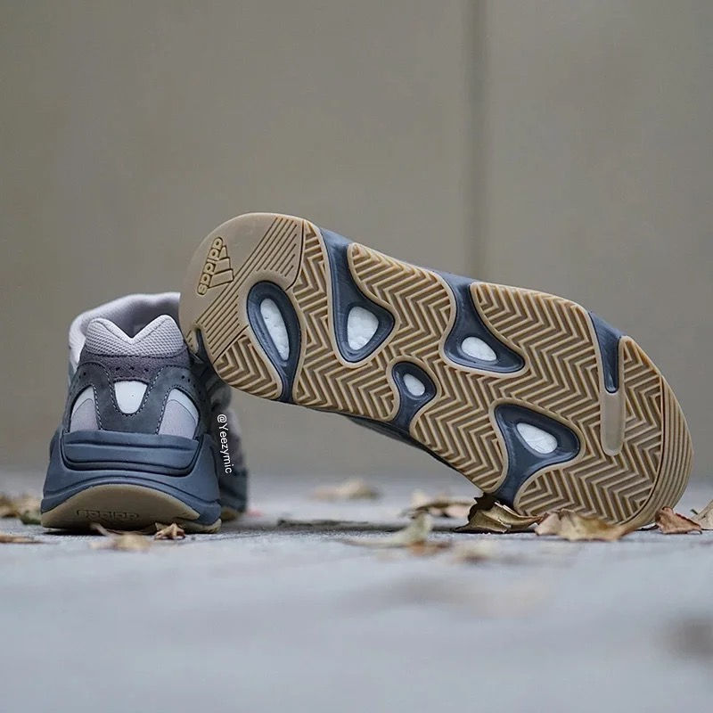 Thumbnail: yeezy700v2 tephra