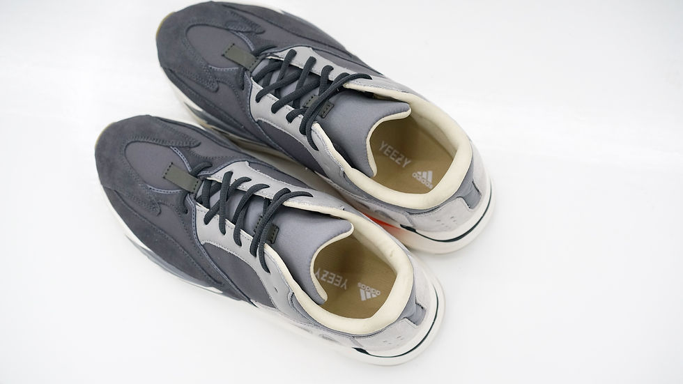 Thumbnail: Yeezy 700 Magnet