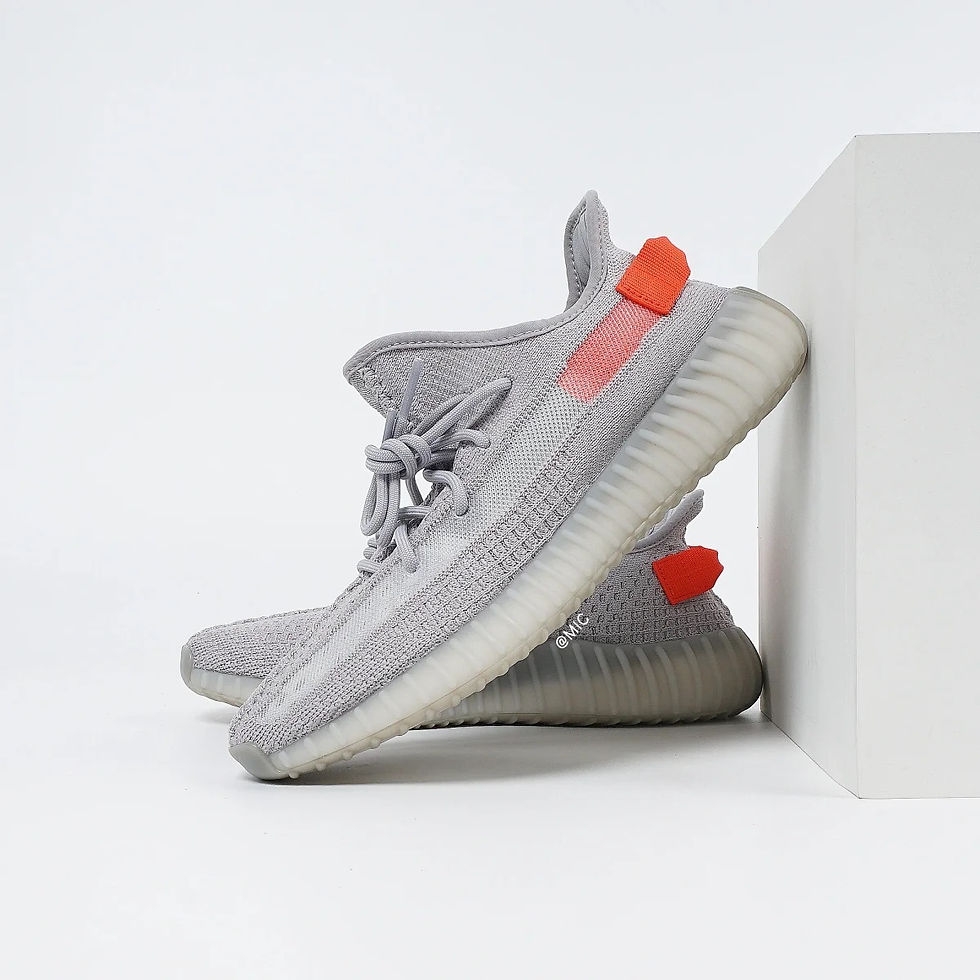 Thumbnail: yeezy350v2 tail light（Pre-sale）