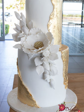 Gold-Foil-Wedding-cake_Cavalli_Stellenbosch