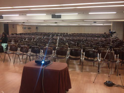 Sala vacía a la espera de asistentes