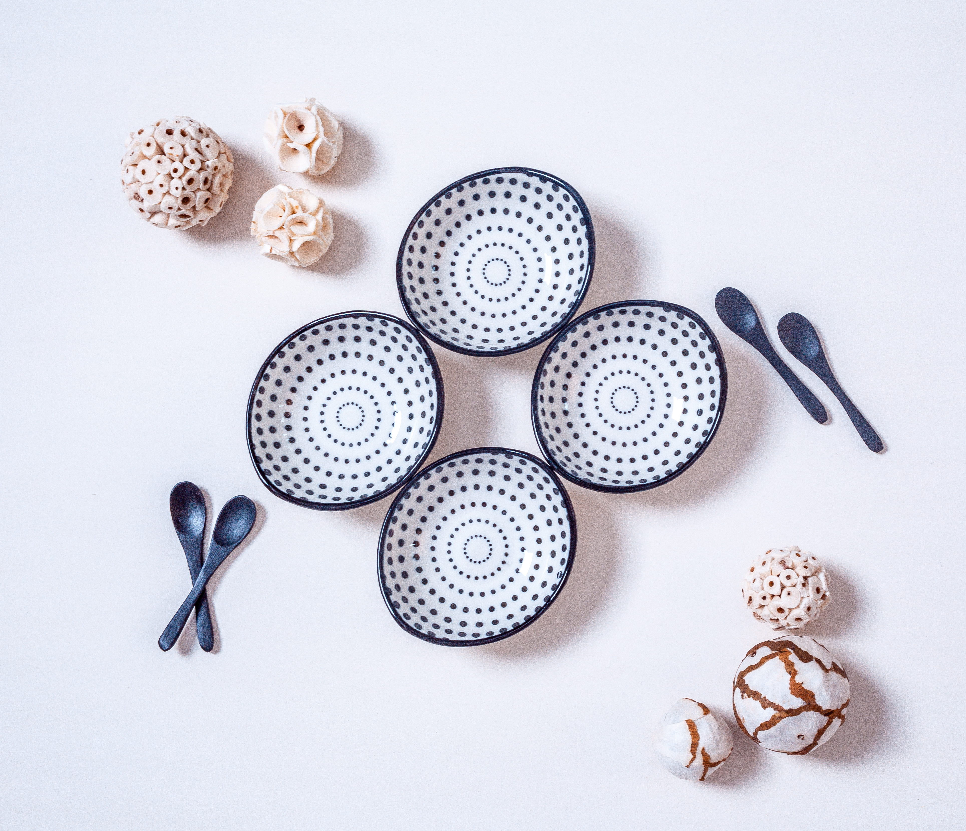 Artisan blacl dot set -1