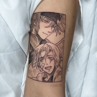SK8: el tatuaje de infinito de Reki y Langa en estilo manga en la parte superior del brazo, obra de Yana Evans (Evans Ink).
