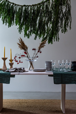 ChristmasTableSetting-2.jpg