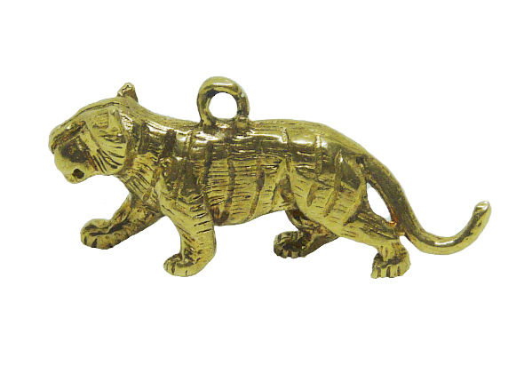 Thumbnail: Vintage 9ct gold Tiger charm, beautifully detailed, close up view of detail