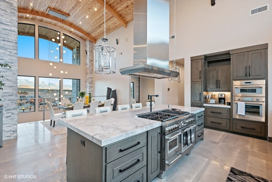 Kitchen, Island, Stove, Stain, Gray, Non white