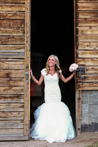Spring Wheeler Farm Bride and Groom Session Mckenna & Adam by Utah Wedding Photographers James Erick Photography Utah