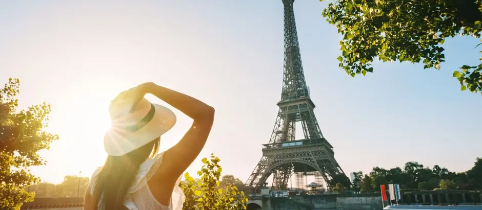 Which is the Best Travel Agency for a France Trip? - Holiday Mantra