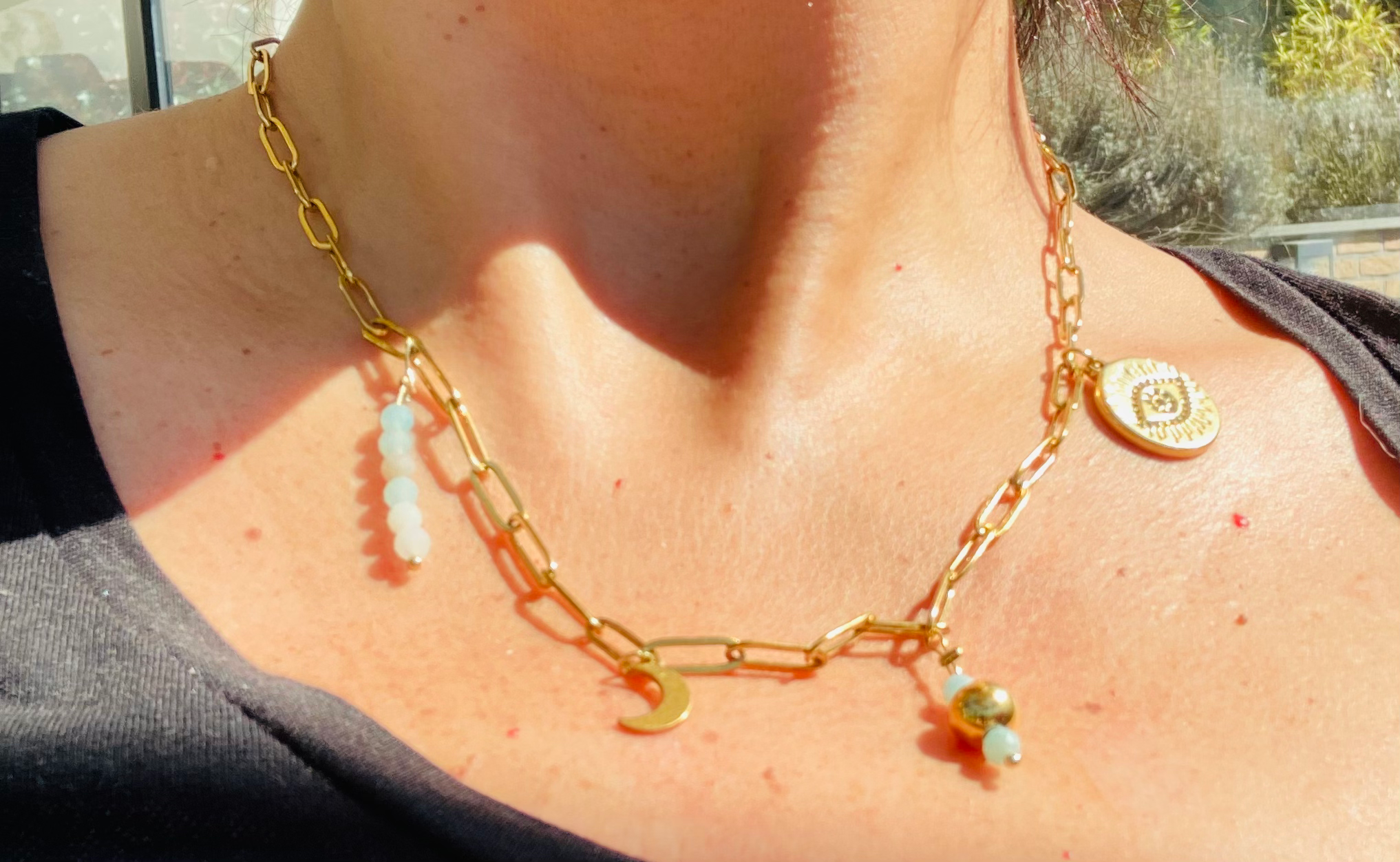 Collier en pierre et en  acier inoxydable doré ou argenté