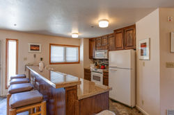 Fawngrove-1616-kitchen-2
