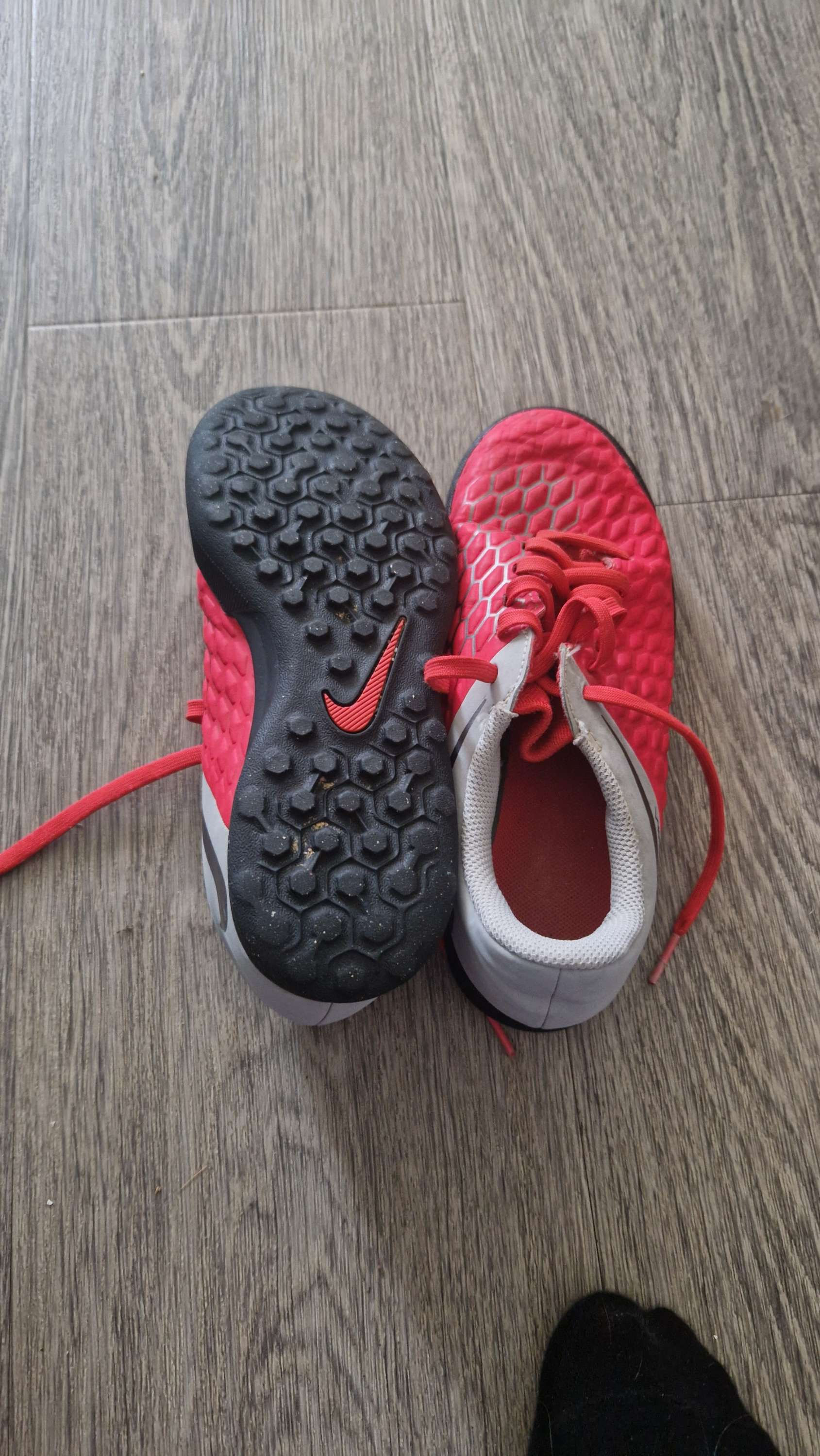 Nike - Astro moulded Size 2