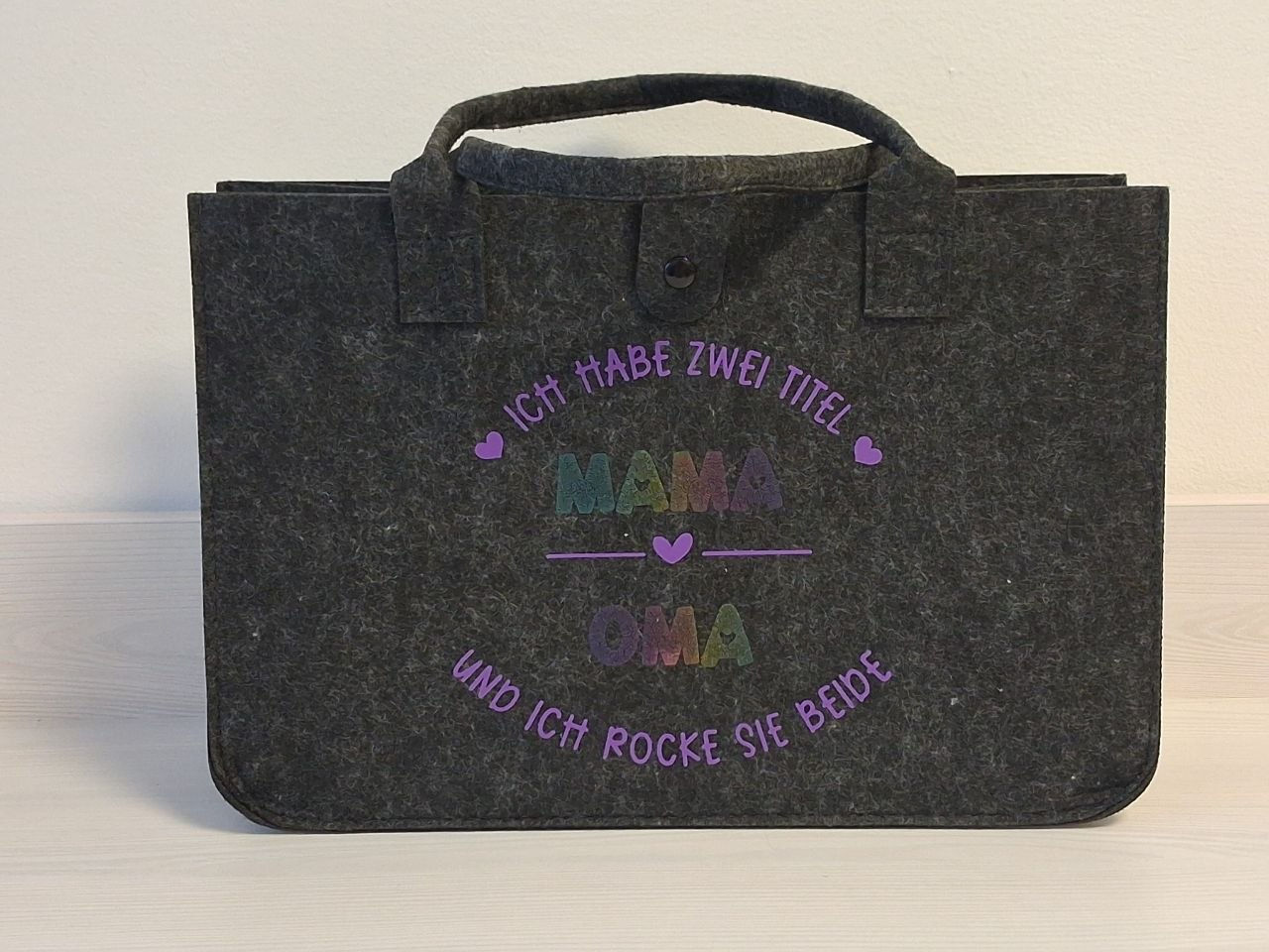 Filztasch "ich habe zwei Titel: Mama & Oma"