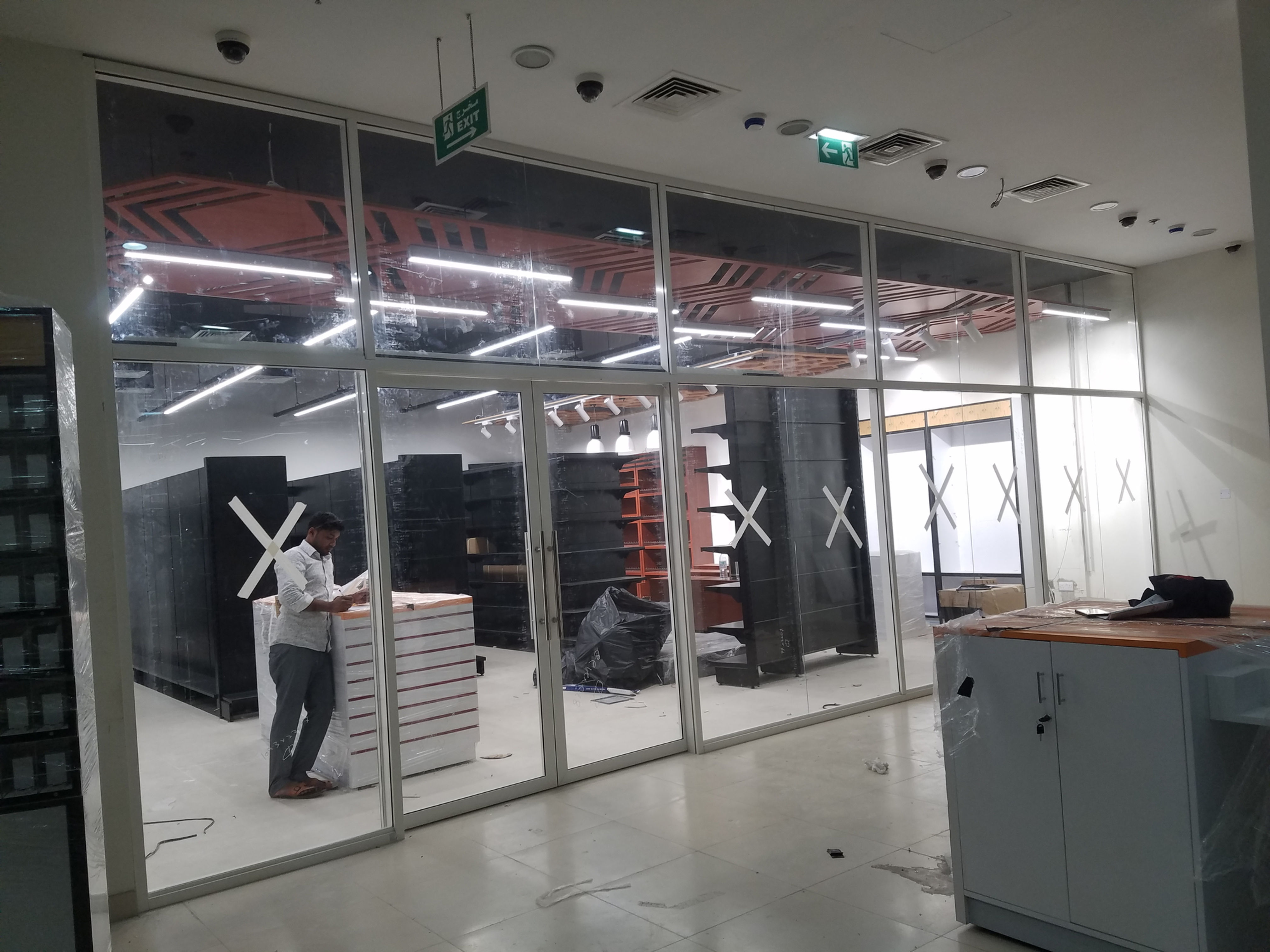 Aluminium and Glassworks hamper market