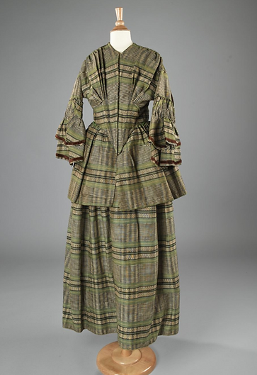 Geschiedenis-SMSneek Kostuum.png