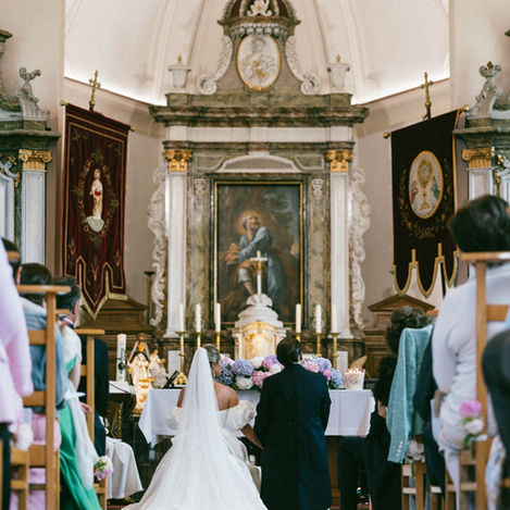 bruidspaar in de kerk