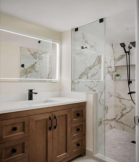 Elegant bathroom with freshly painted walls and a crisp, high-end interior finish.