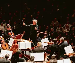 "S.F. Symphony musicians urge board to keep Esa-Pekka Salonen on as music director"