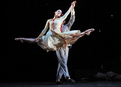 The training I received at Danscentre as a young dancer has stayed with me and given me the grounding, drive and confidence to forge a career in the dance industry.