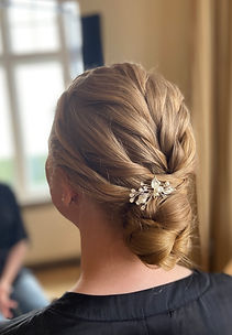 Brautfrisur, Brautstyling, mobiles Brautstyling für Berlin/Brandenburg, Braut Make-up, Hochzeit, mobile Visagistin
