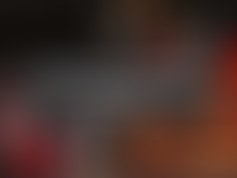 Catering elegante de Dolce & Salado en un evento cultural, con bocados cuidados y presentación armoniosa integrada en el espacio artÃstico.