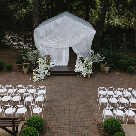 Elegant white altar at Jamberoo Lodge, by The Fabric Alchemist
