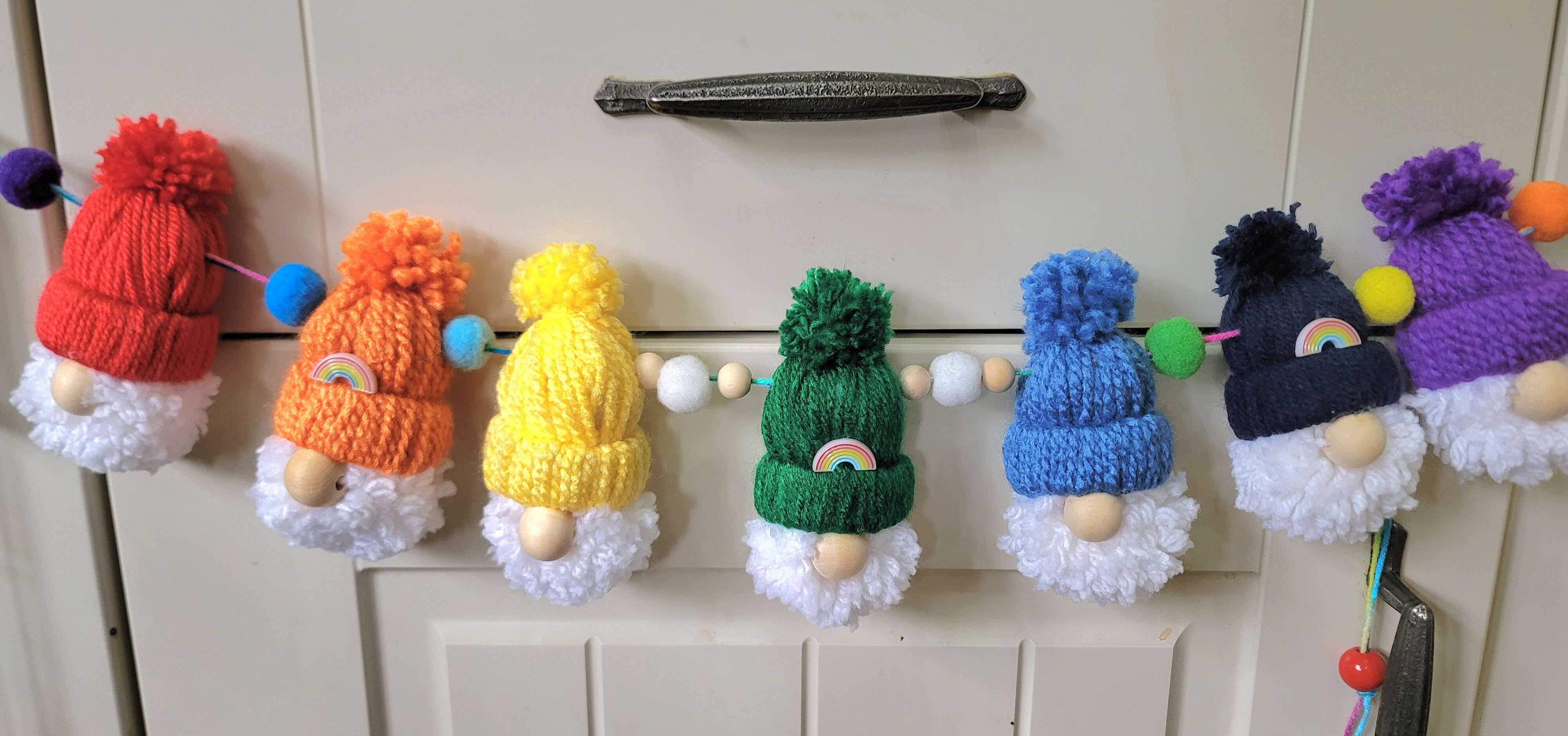 RAINBOW Gonk Garland