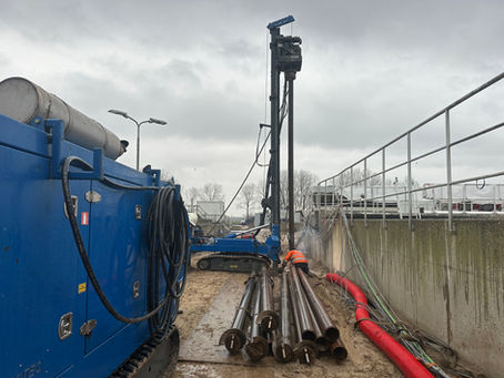 Schroefinjectiepalen voor Renovatie RWZI Oijen: 43 Palen Geplaatst
