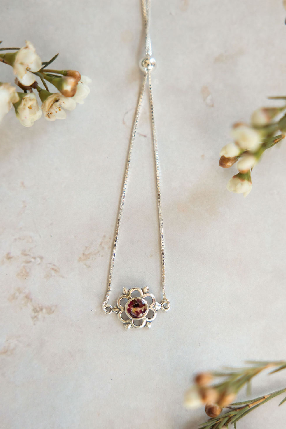 Thumbnail: Flower Bezel Link Bracelet