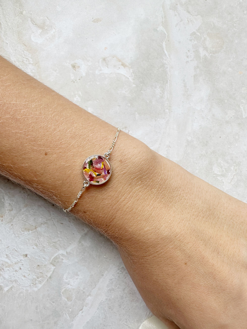 Thumbnail: Flower Memorial Circle Link Bracelet