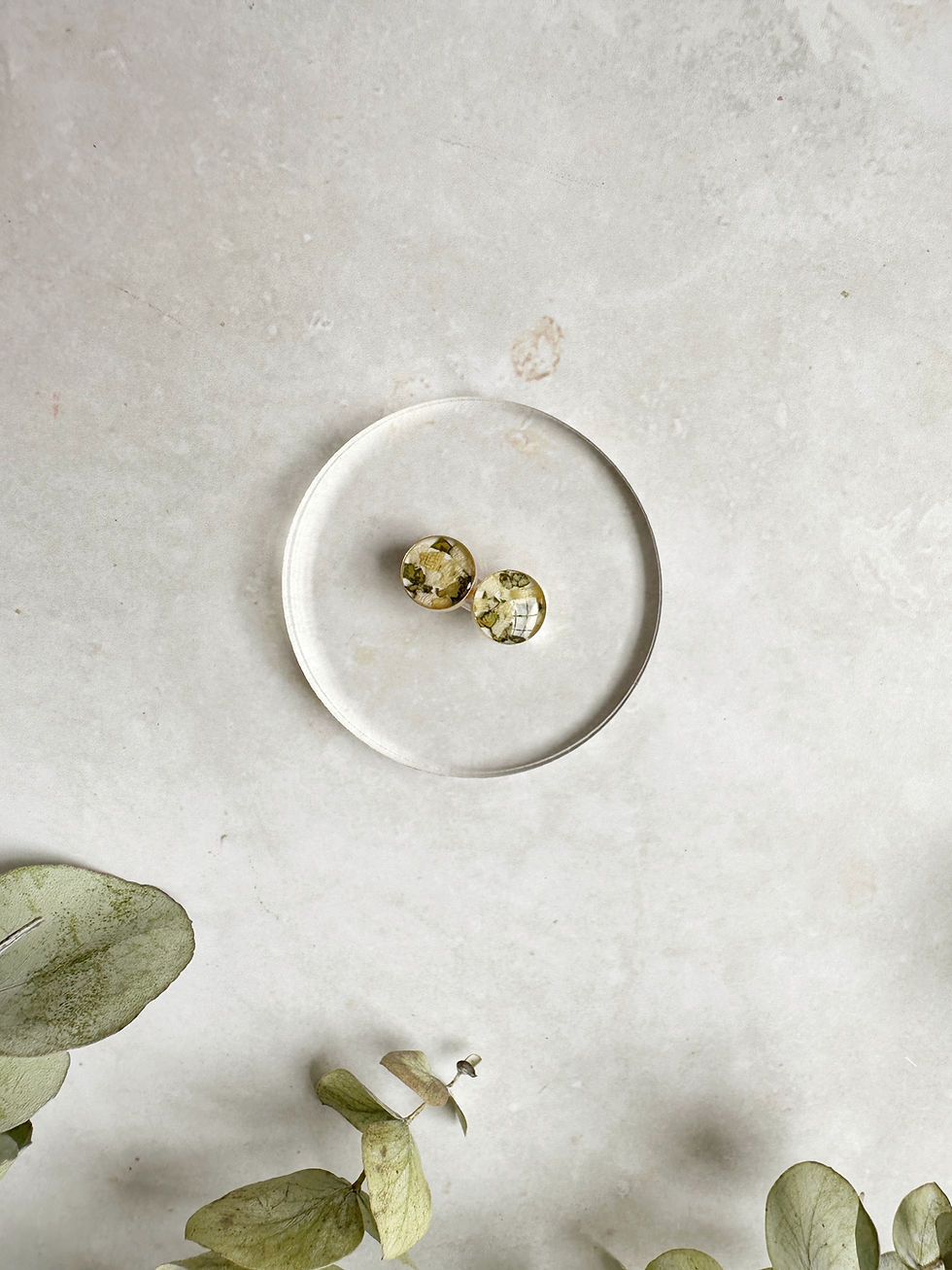Thumbnail: Gold Circle Stud Earrings