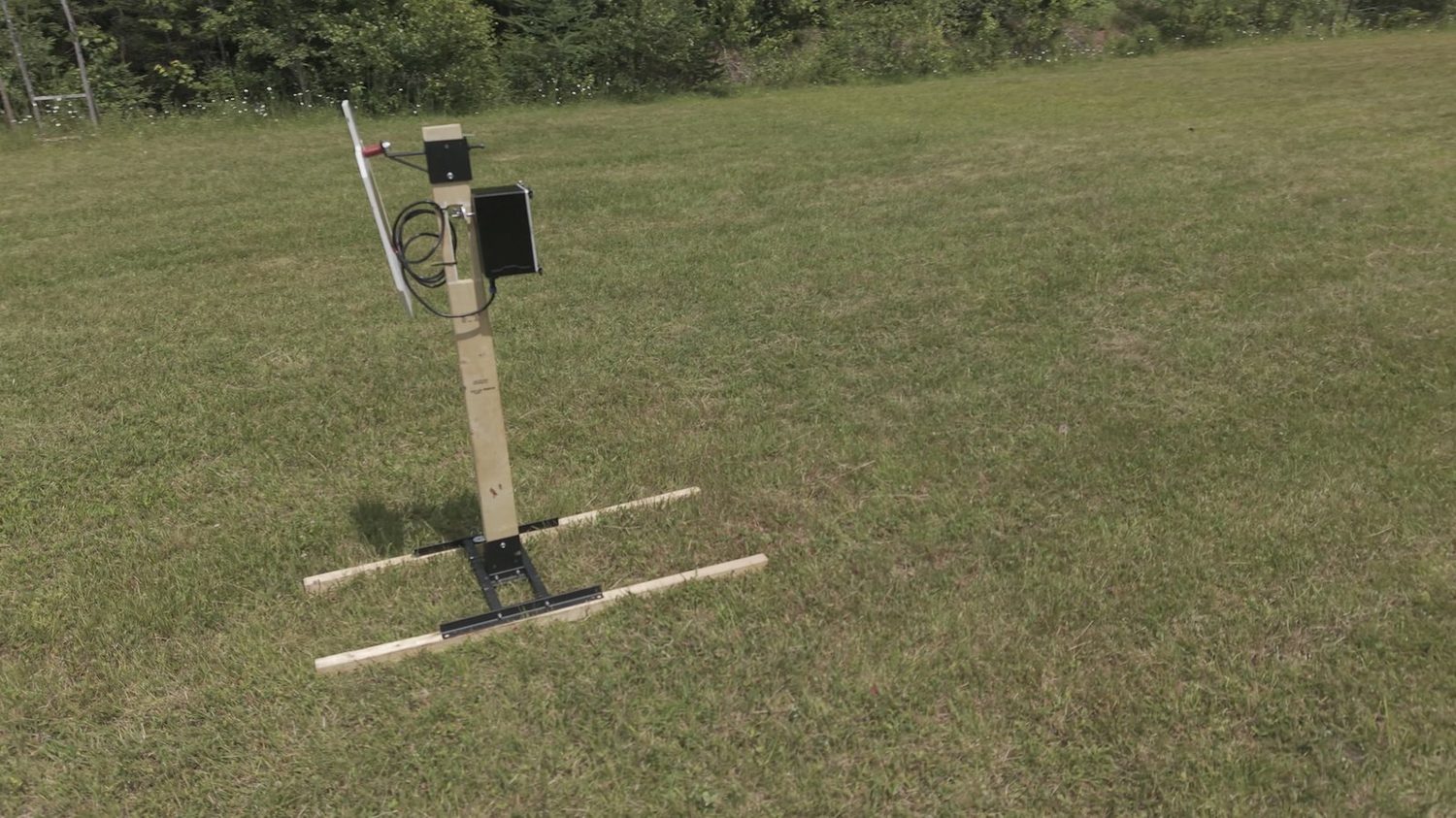 take-down T-post stand for the thermal target