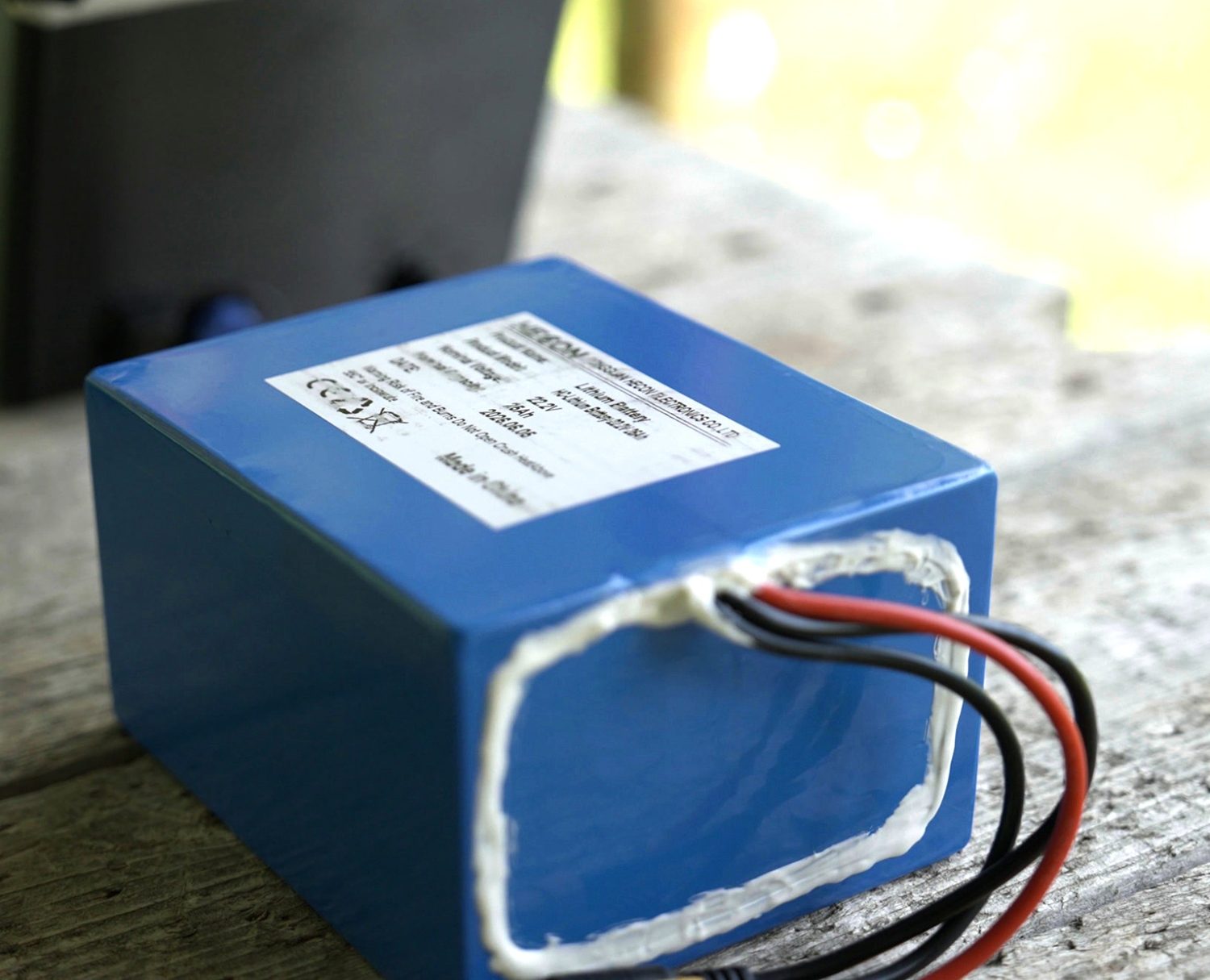 battery for the DRX1 heated thermal target