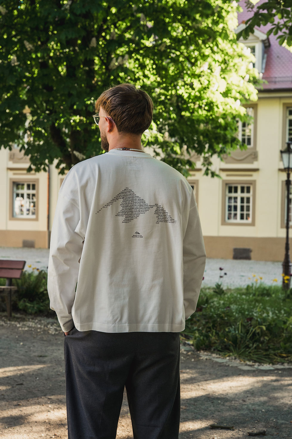 Miniaturbild: Longsleeve "Strong Church" Unisex