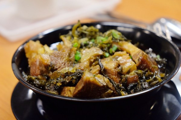 Aside from their crispy Pork Chop Rice, also try their Hongma and Silver Roll Bread. Hong Ma is their version of Fujian Chinese Soy Sauce Braised Pork. Hong Ma is also the origin of our Visayan Humba.