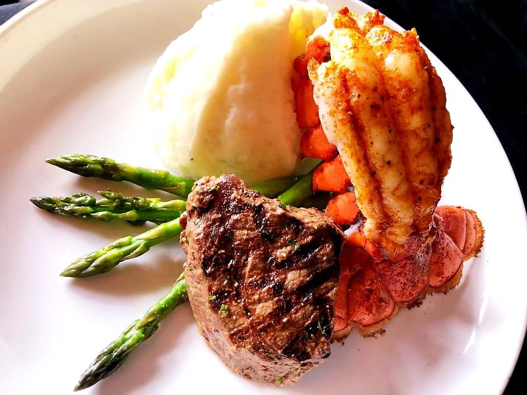 Tom's Oyster Bar Best of Detroit restaurants Royal Oak, Mi.