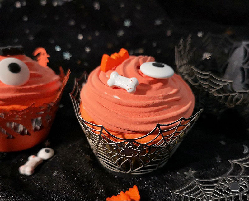 Thumbnail: Halloween Cupcake DIY套裝