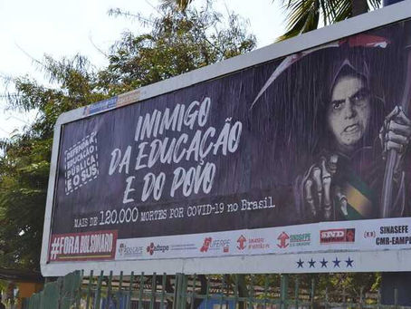 Inquérito contra docente da Uferpe por outdoor com críticas a Bolsonaro é arquivado