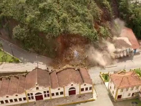Deslizamento de terra em Ouro Preto (MG) destrói casarão histórico